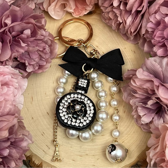 Chic Crystal Perfume Bottle & Pearls Keychain Eiffel Tower Charm - Picture 12 of 16